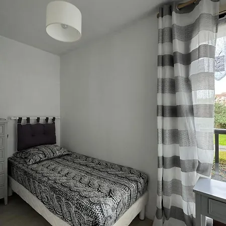 Modern With Direct Access Daire Cabourg