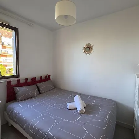 Modern With Direct Access アパート *