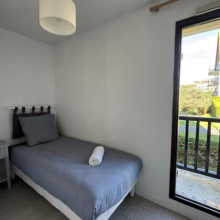 Modern With Direct Access Daire *