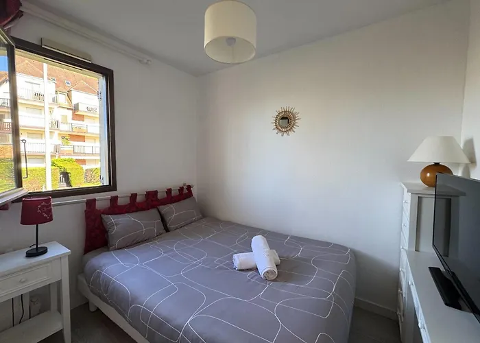 Modern With Direct Access Апартаменты *