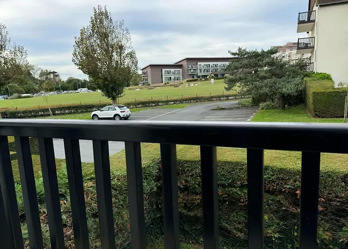 Modern With Direct Access Кабур